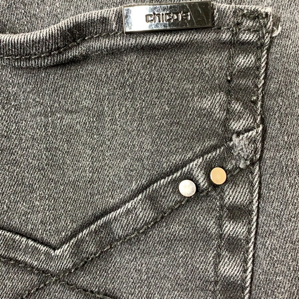 Black faded wash so slimming Chico’s 2.5 jeans - Picture 4 of 4